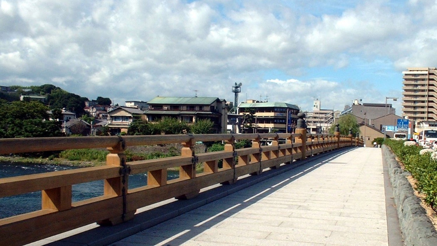 (สะพานอุจิ) เป็นหนึ่งในสามสะพานที่เก่าแก่ที่สุดในประเทศญี่ปุ่น *รูปภาพใช้เพื่อเป็นภาพประกอบเท่านั้น