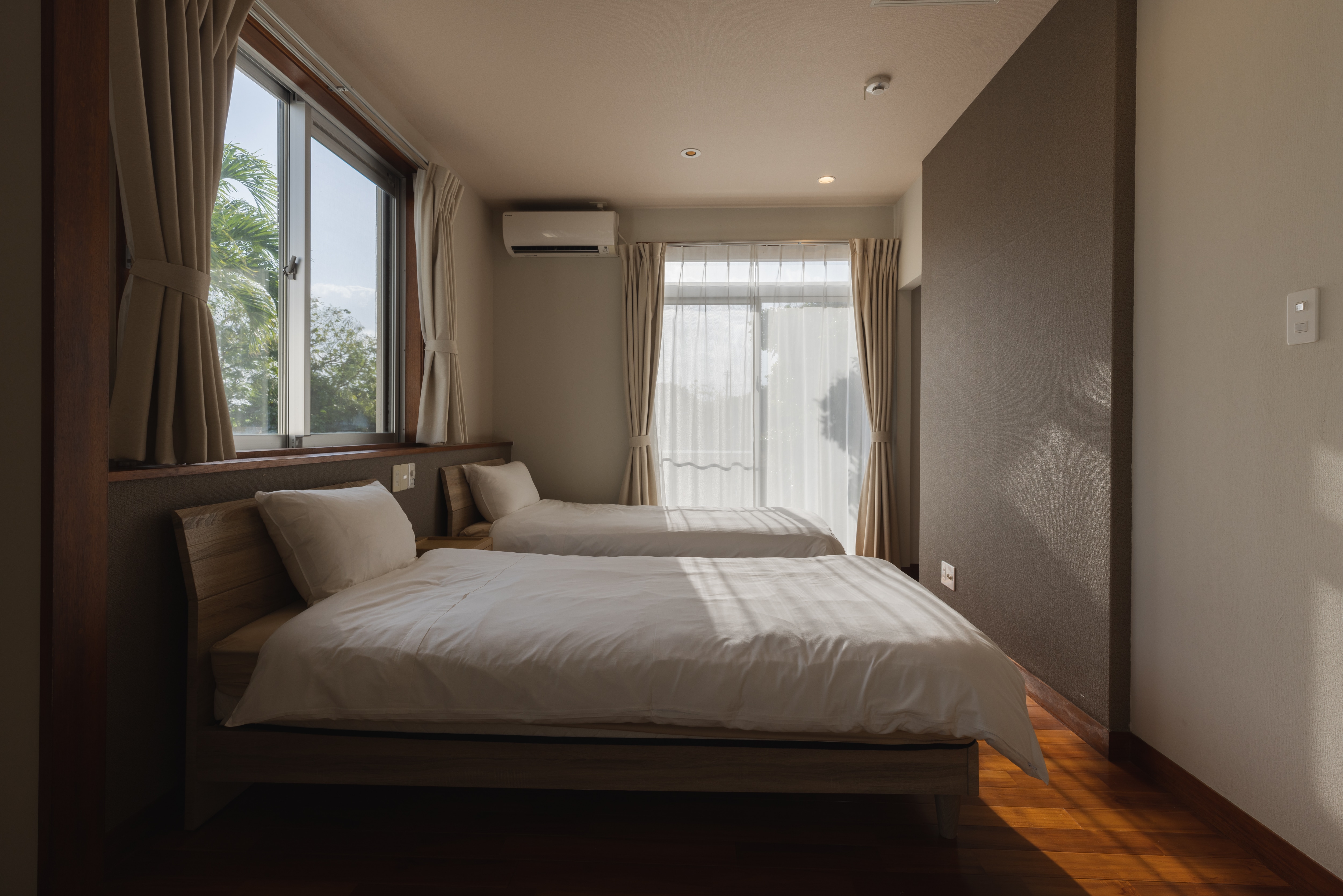 Bedroom 1 (Twin)
