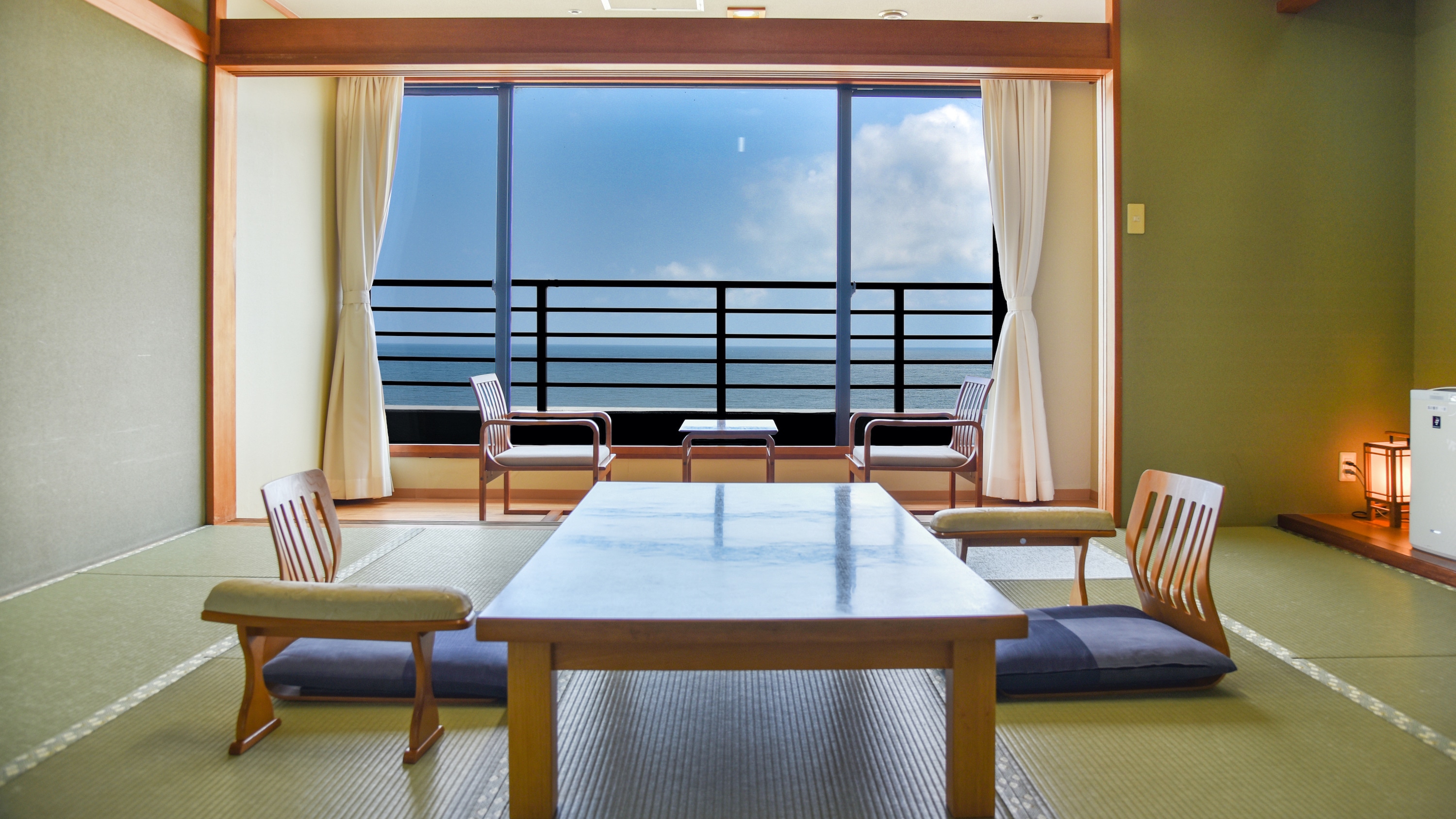すべてのお部屋からのオーシャンビューをお約束