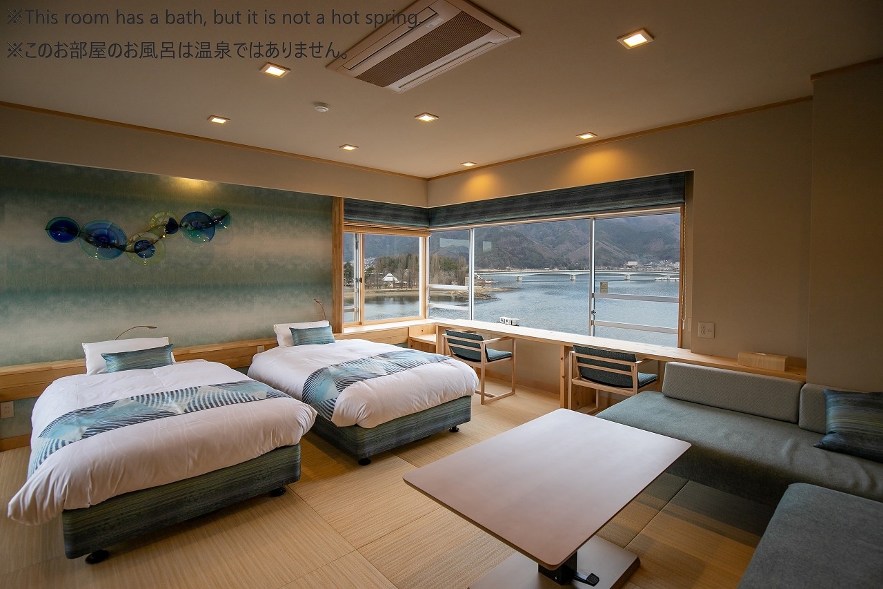 Kawaguchiko side view bath room (corner room) ①