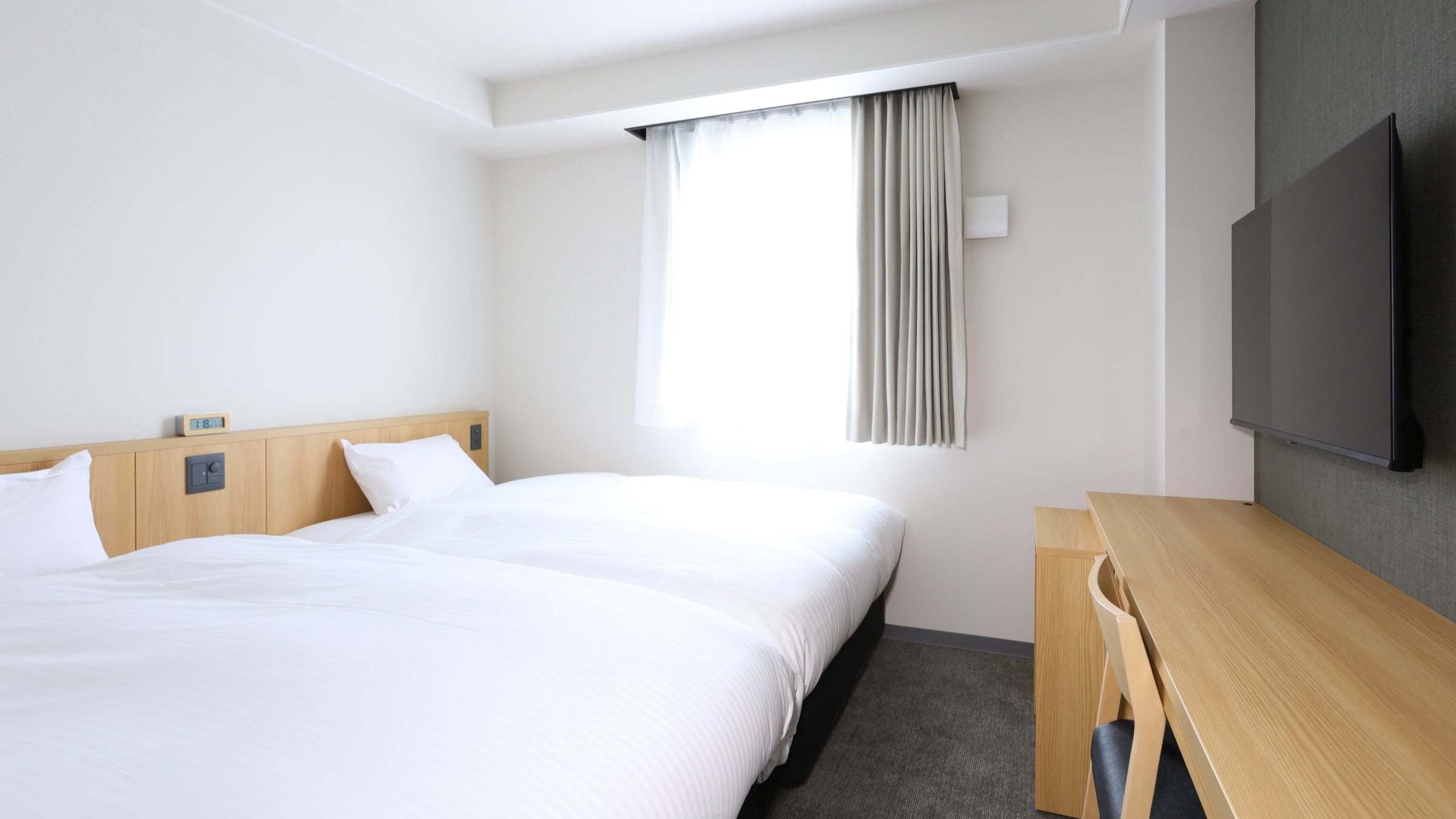 Non-smoking > Twin Room [17 sq m / Bed width 120 cm]