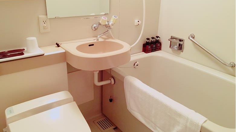 Single room unit bath
