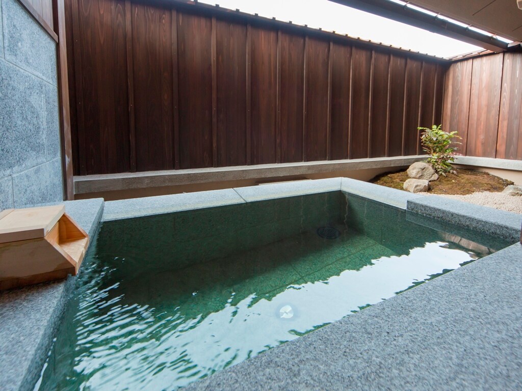 [Room bath] Natural hot spring semi-open-air bath (example)