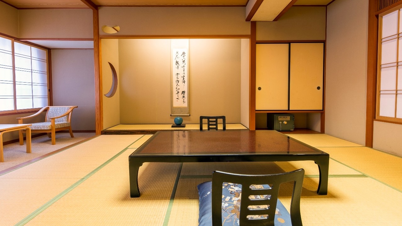 [City side] An example of a 10 tatami Japanese-style room