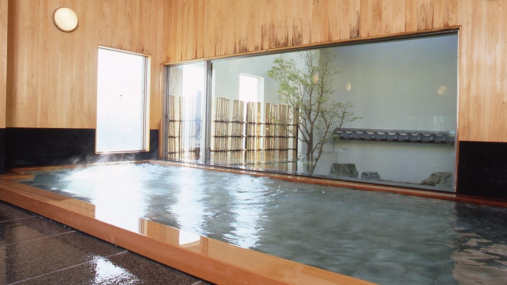 *Large public bath "Shusse no Yu" bathroom
