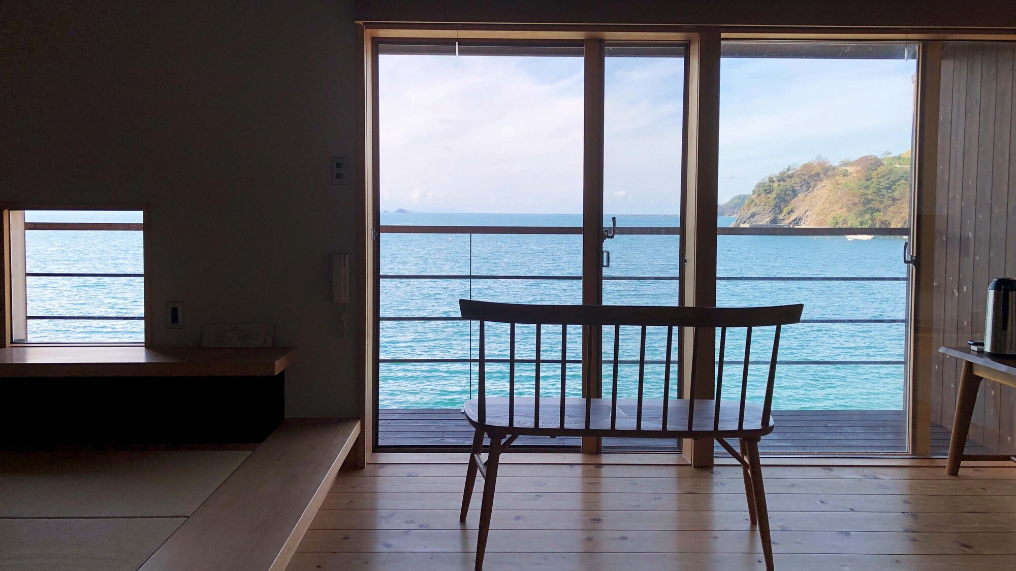 * [View from the room] Feel the relaxation of the serene scenery of Wakasa Bay that spreads out before you.
