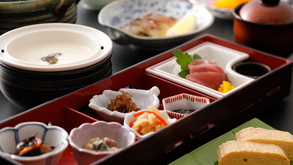 早餐菜單範例(根據捕魚情況,菜餚每天更換)