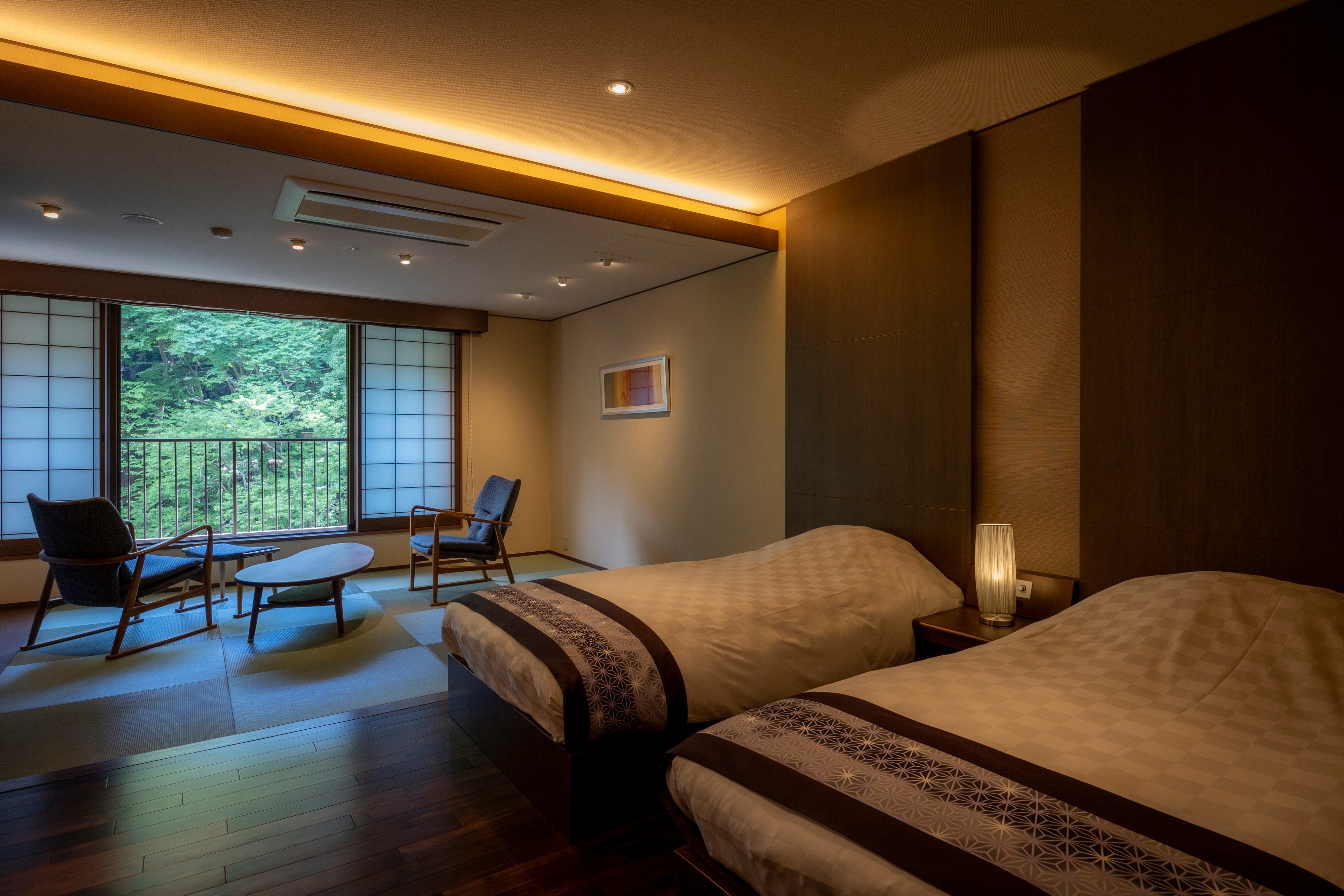 Modern Japanese-Western style room, 16 tatami mats [Hitachi]