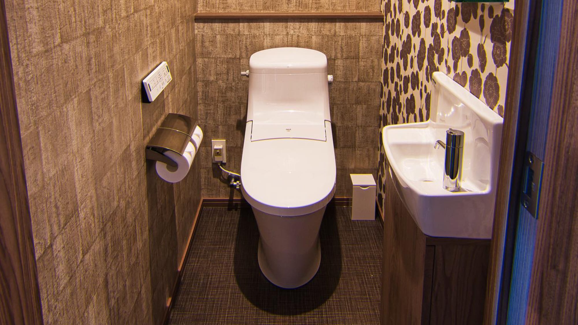 Superior_toilet