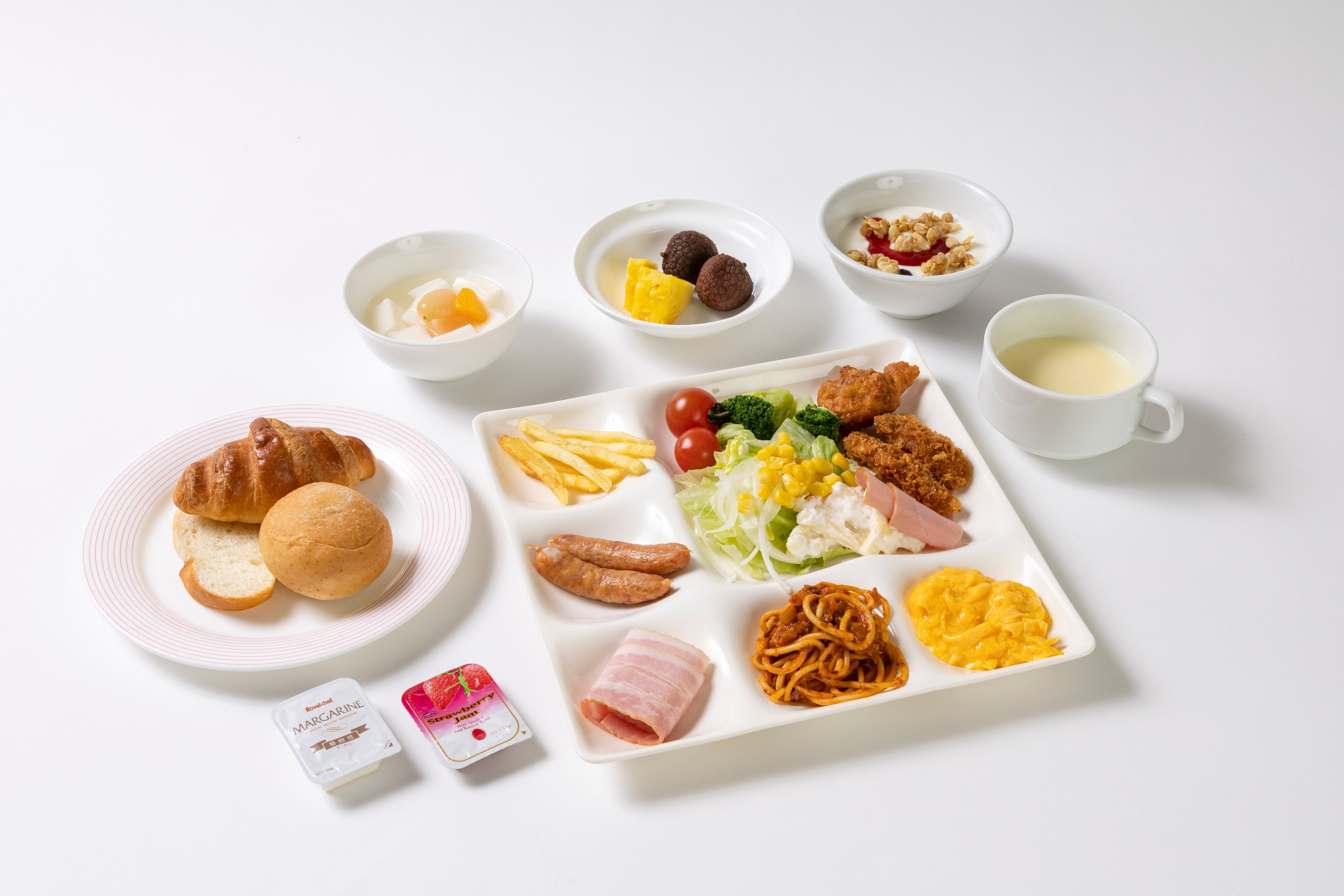 Example of Western-style breakfast buffet