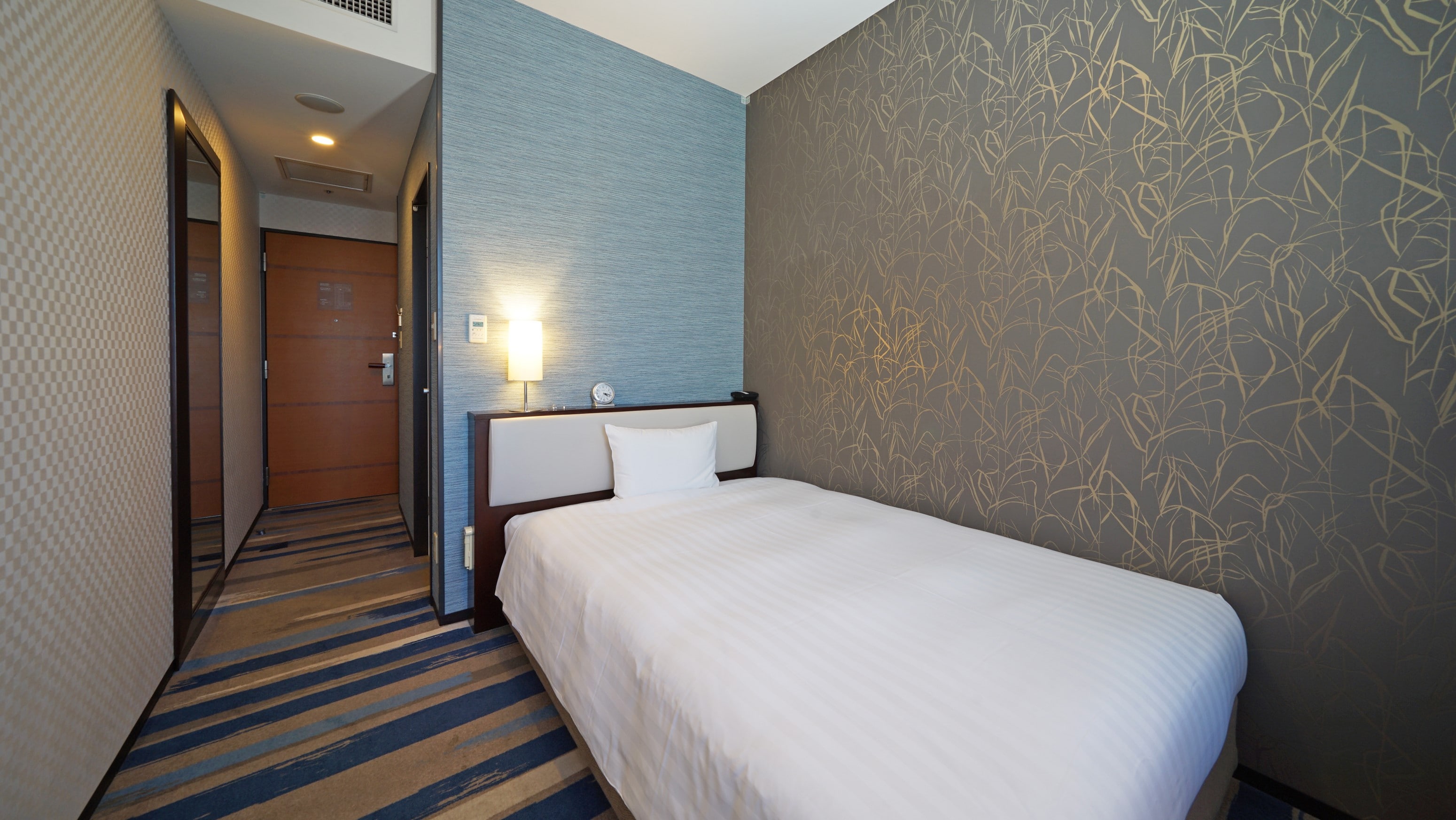 Moderate double [bed width 140 cm]