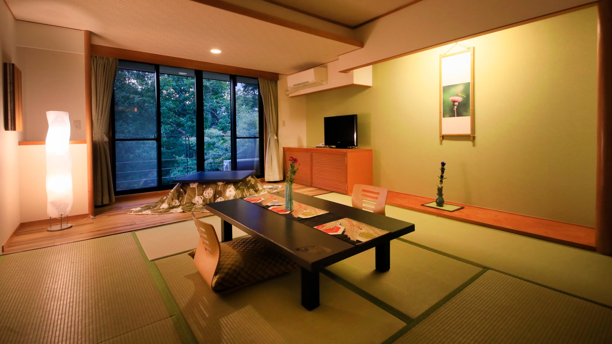 [With sunken kotatsu] Japanese-style room (night)