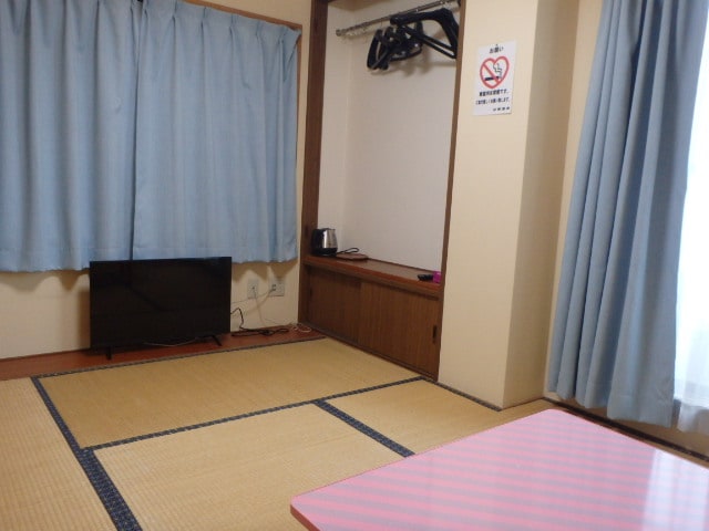 Annex: Japanese-style room (6 tatami mats) - Interior