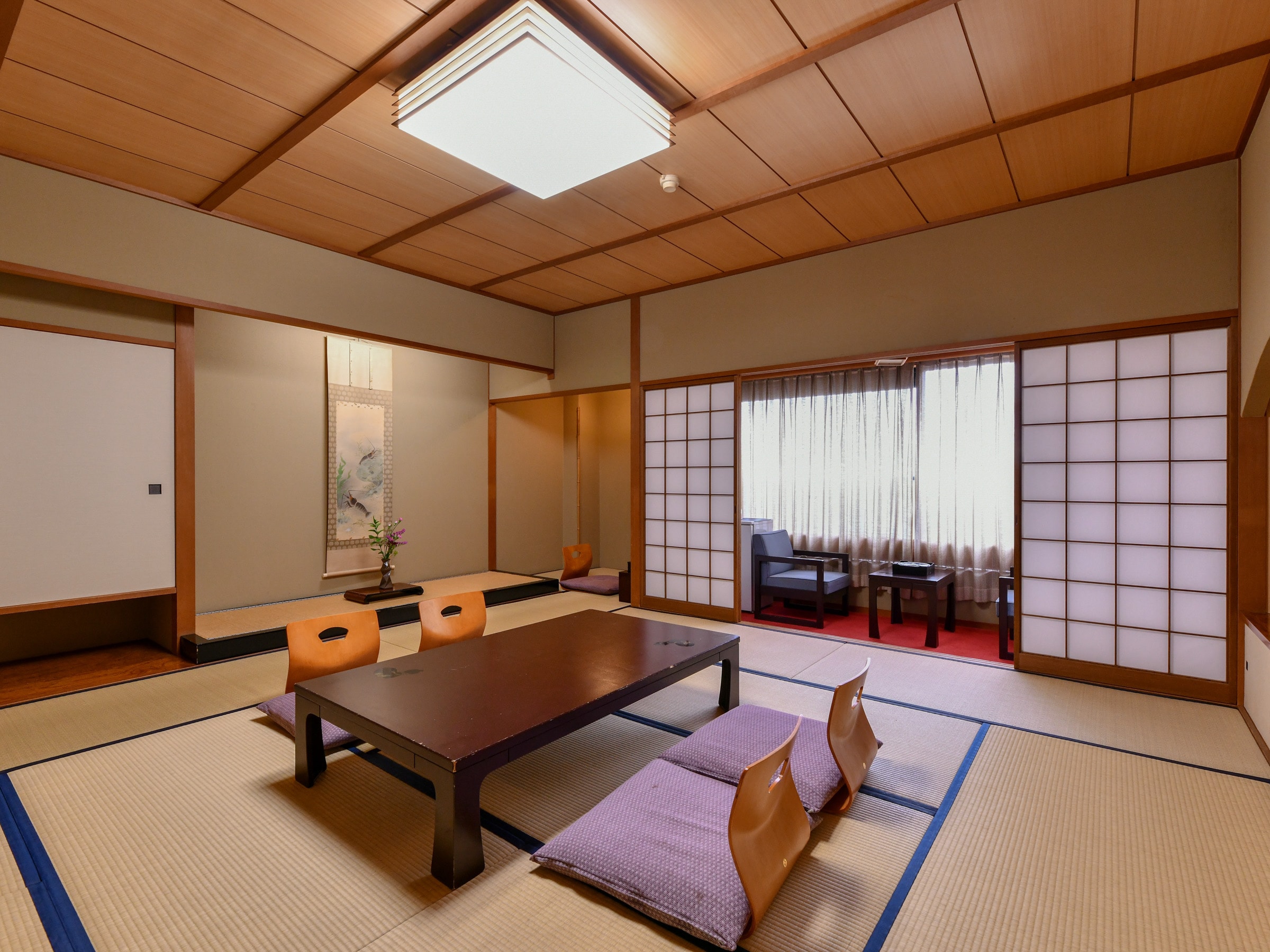 [Toyoraku] A relaxing Japanese-style room with 13.5 tatami mats where you can feel the changes of the four seasons