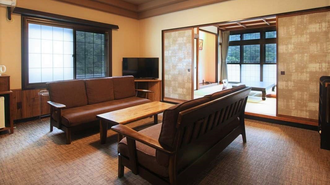 [Japanese-Western style room with living room] Japanese-style room 10 tatami mats + Western-style room twin ◆ Example with shower