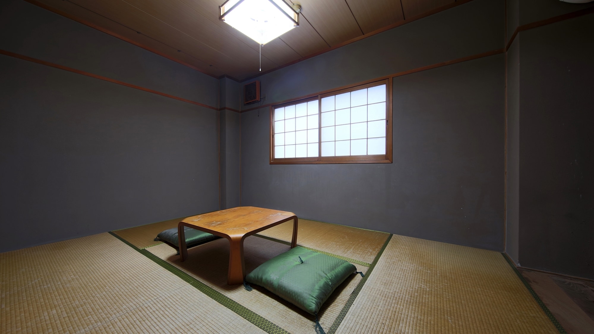 * [Room (6 tatami mat Japanese-style room with toilet)] A quiet and relaxing Japanese-style room.