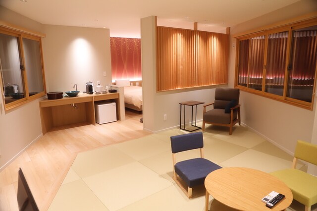 [Sinano Residence/Fukashiyama] ห้องคู่พร้อมอ่างอาบน้ำที่บ่อน้ำพุร้อนชื่อดังระดับโลก "Shinyu"