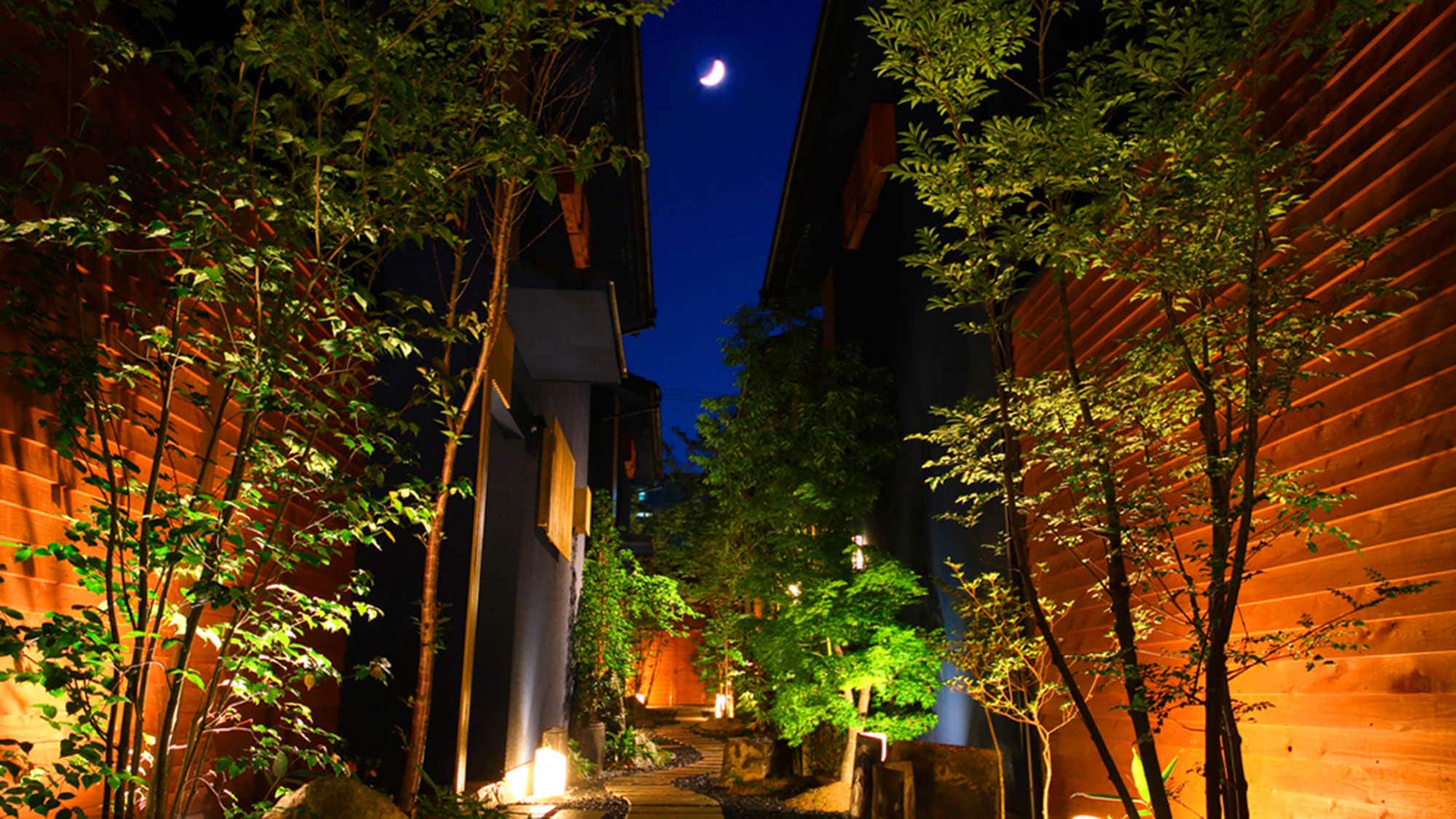 ・[Eksterior] Semua bangunan bertipe maisonette, dilengkapi dengan pemandian dalam dan luar ruangan. Pertapaan kami adalah penginapan sumber air panas dengan makanan terpisah dan bermalam.