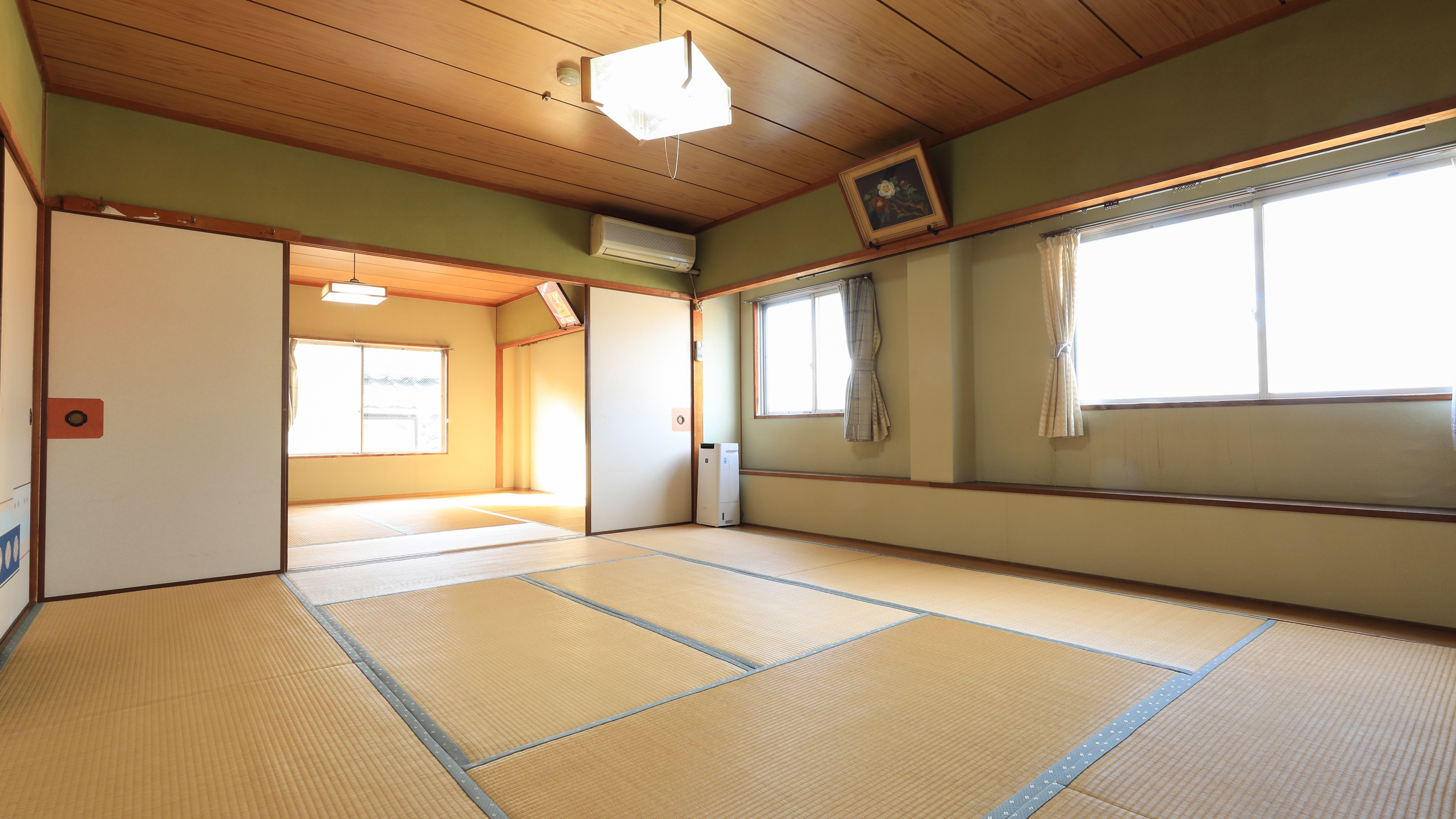 Guest Room Connecting Room 2