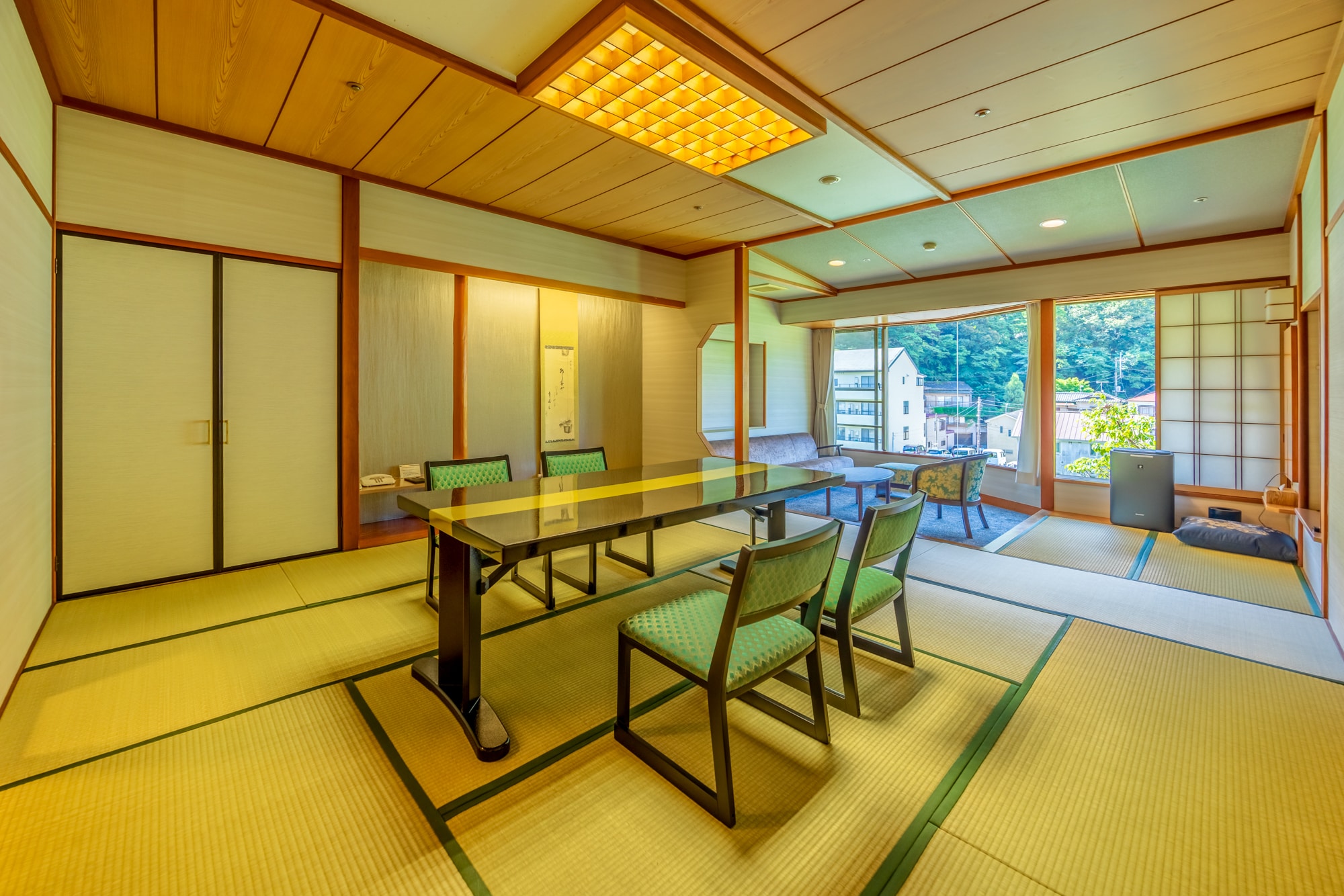 [New building river side] 12.5 tatami spacious Japanese-style room