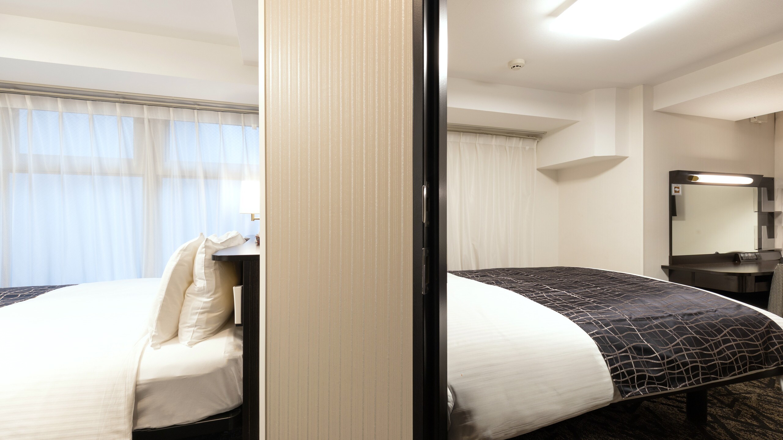 Kamar Kembar Terhubung