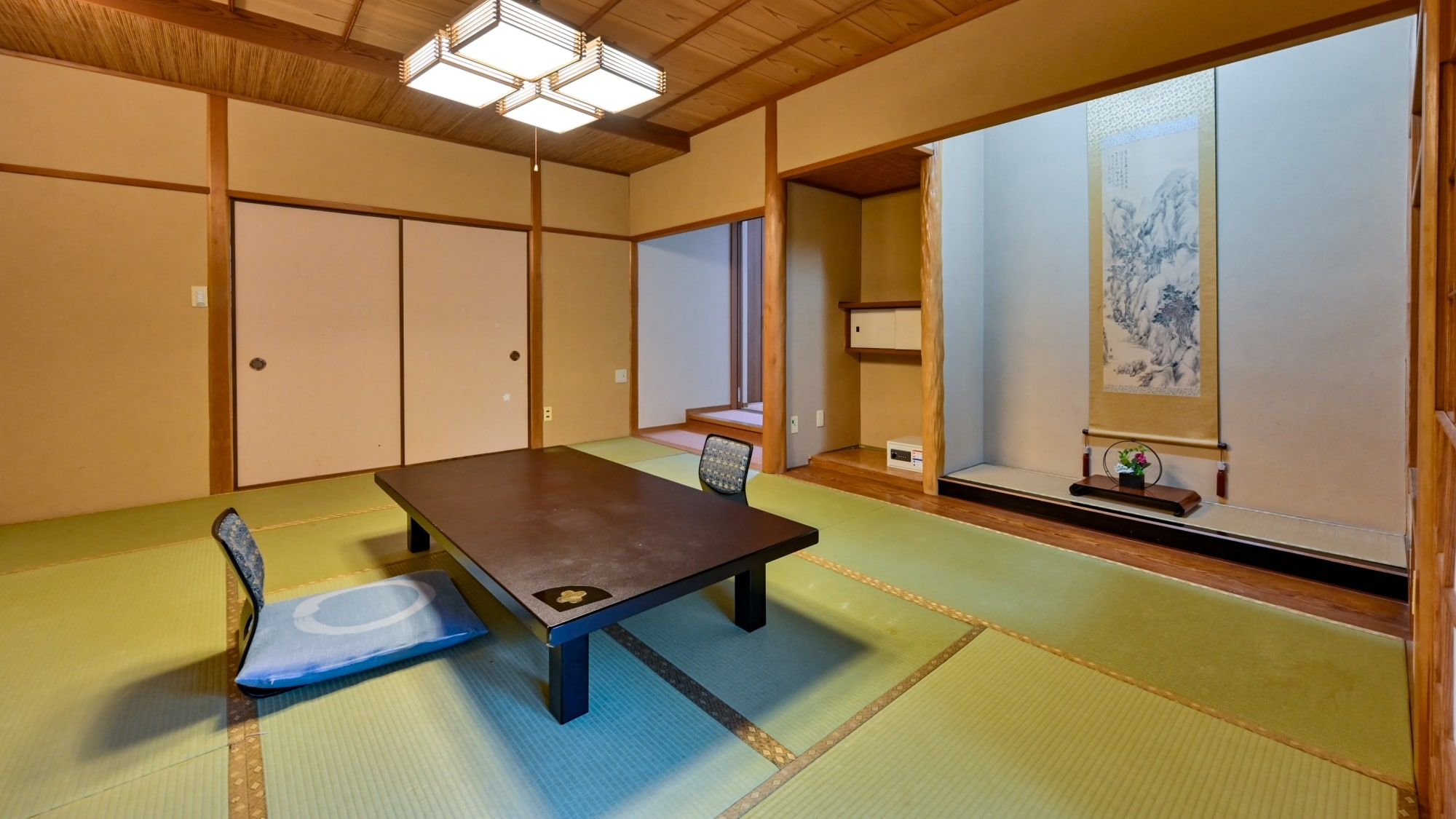 Tsuki (Japanese-Western style room) Japanese garden side