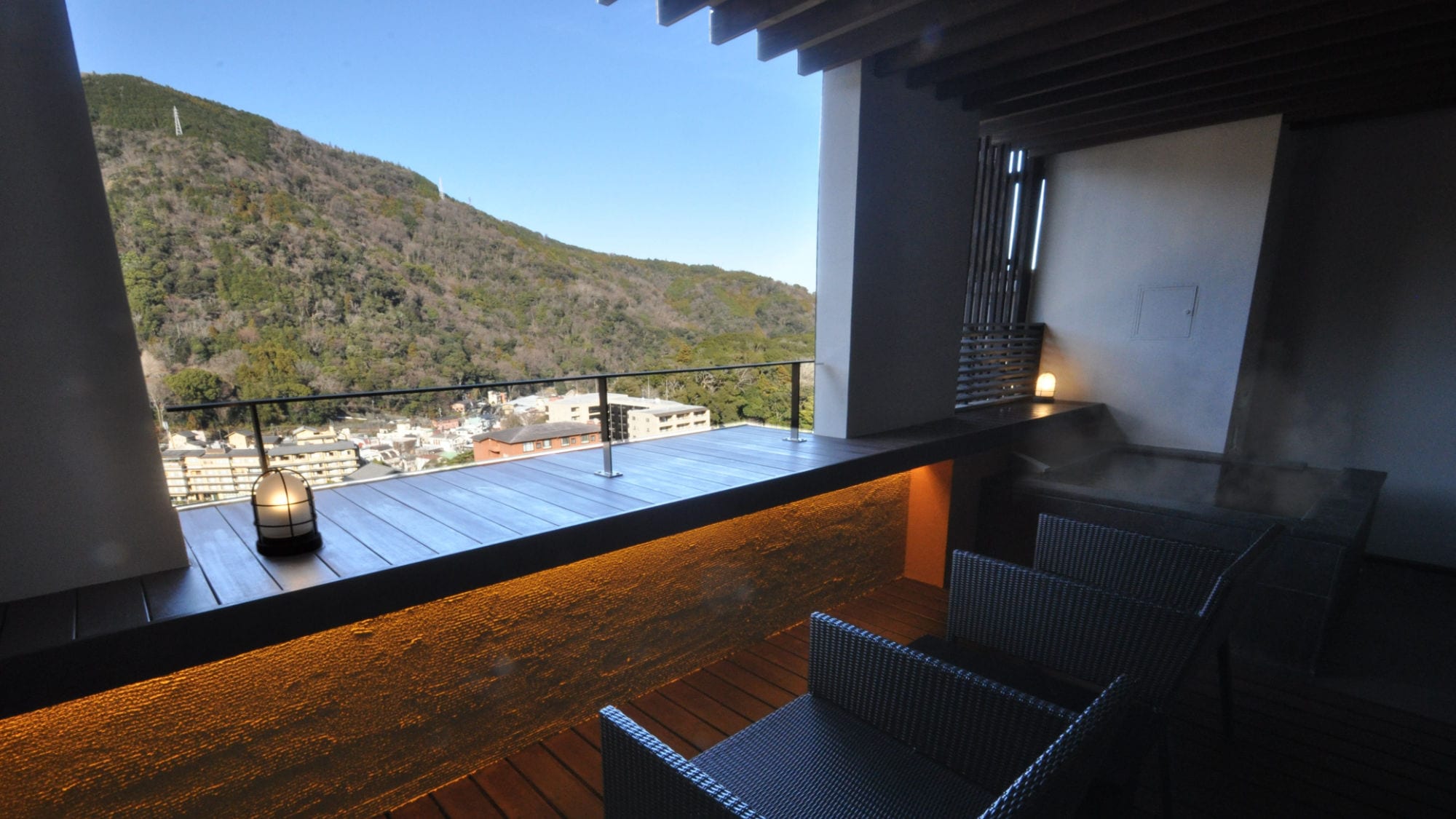 [Top floor deluxe twin] Deluxe twin room with outer living room. Includes an open-air bath with natural hot spring water.