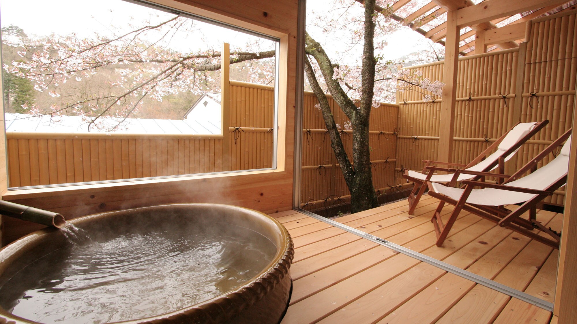 [Room with open-air bath] Whenever you like, night or morning! Monopolize a pleasant natural hot spring