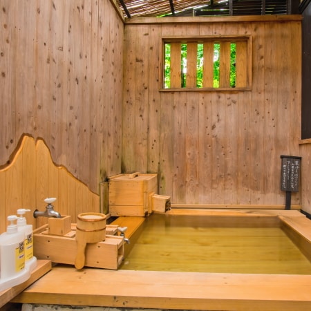 Hinoki room / indoor bath