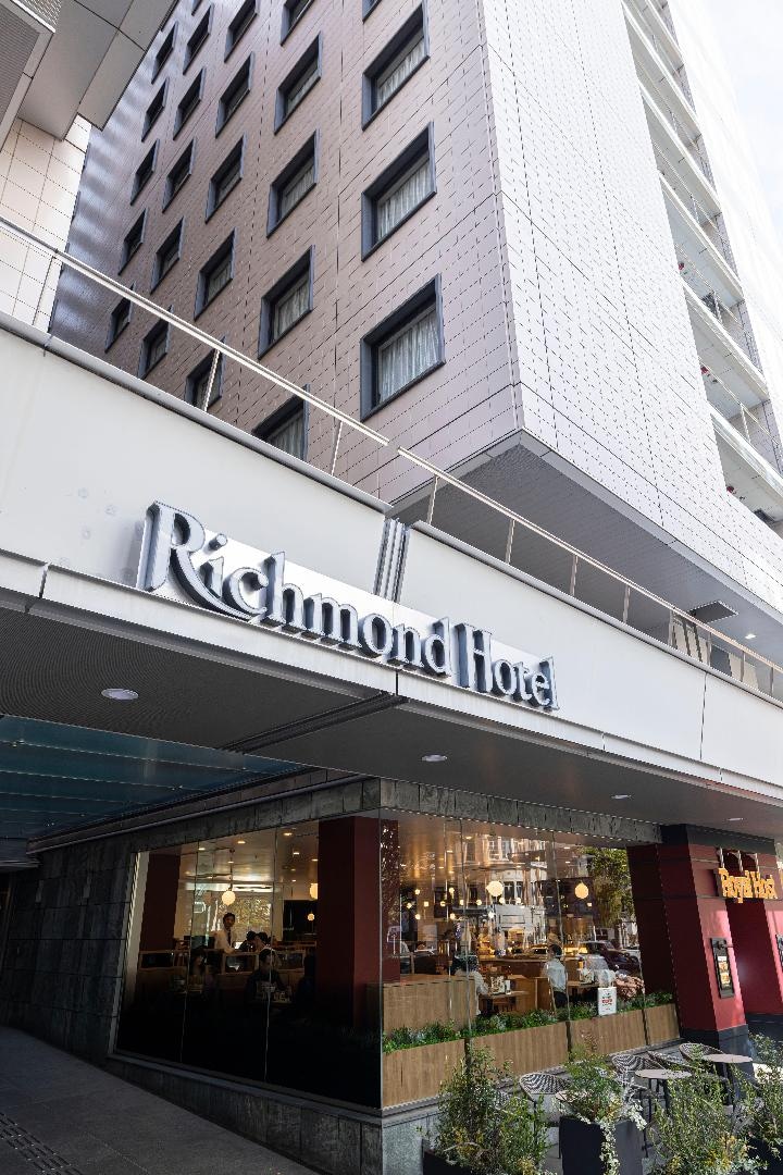 里士满酒店入口外观