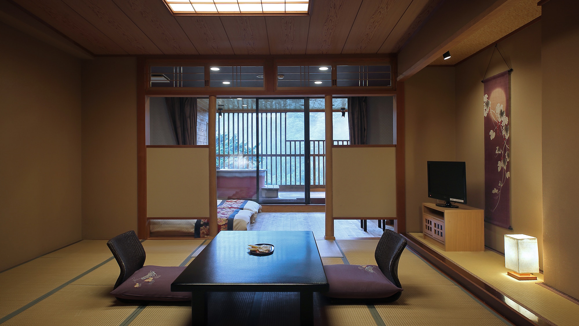 Kamar bergaya Jepang-Barat dengan pemandian terbuka "Aoi no Ma"