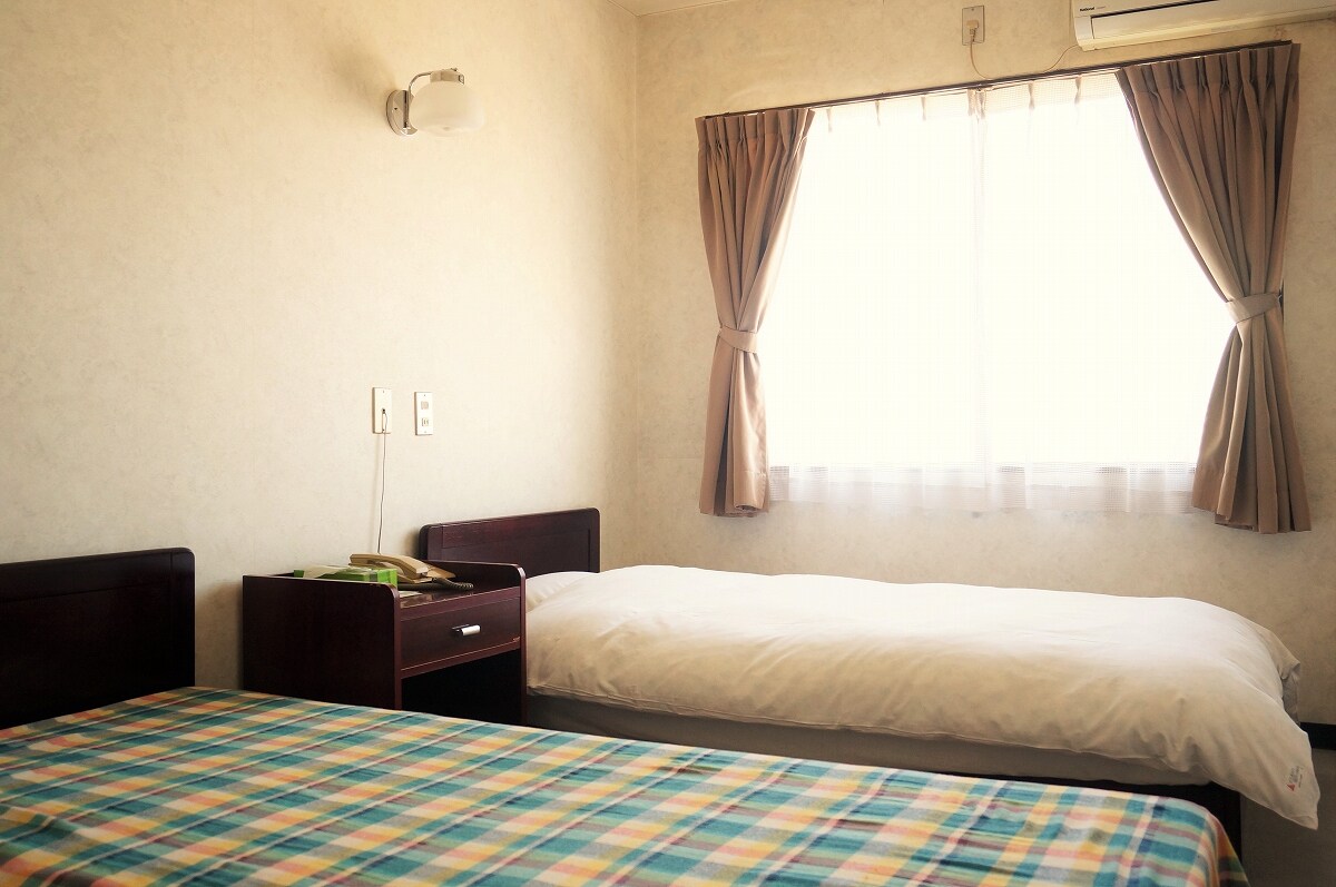 Western-style room without bathroom (single use)