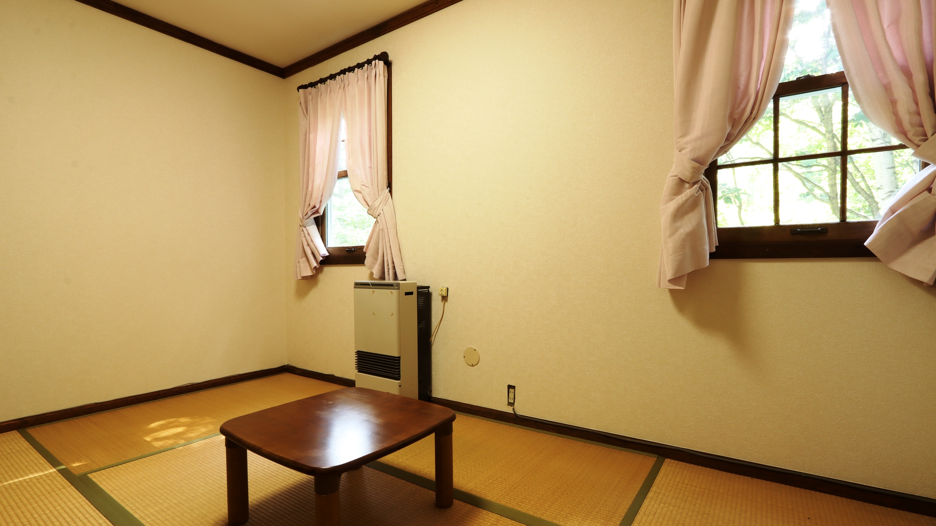 Japanese-style room [6 tatami mats]