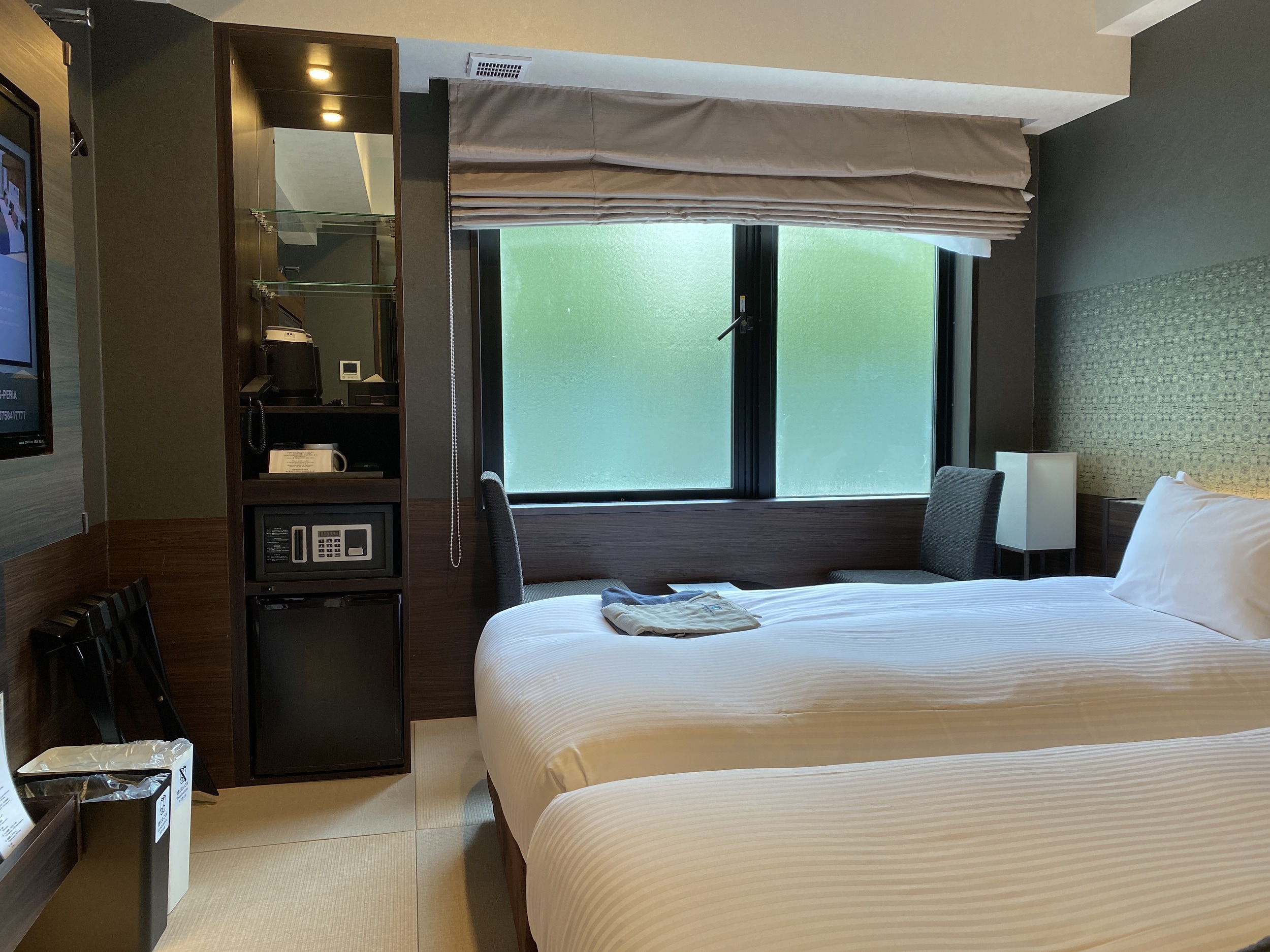 Japanese-style room (bed on tatami mat / multifunction shower booth)