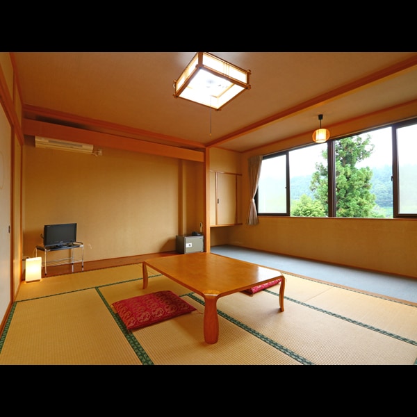 【10帖日式房間】配有洗臉盆和免治馬桶。請在寬敞的日式房間放鬆身心。
