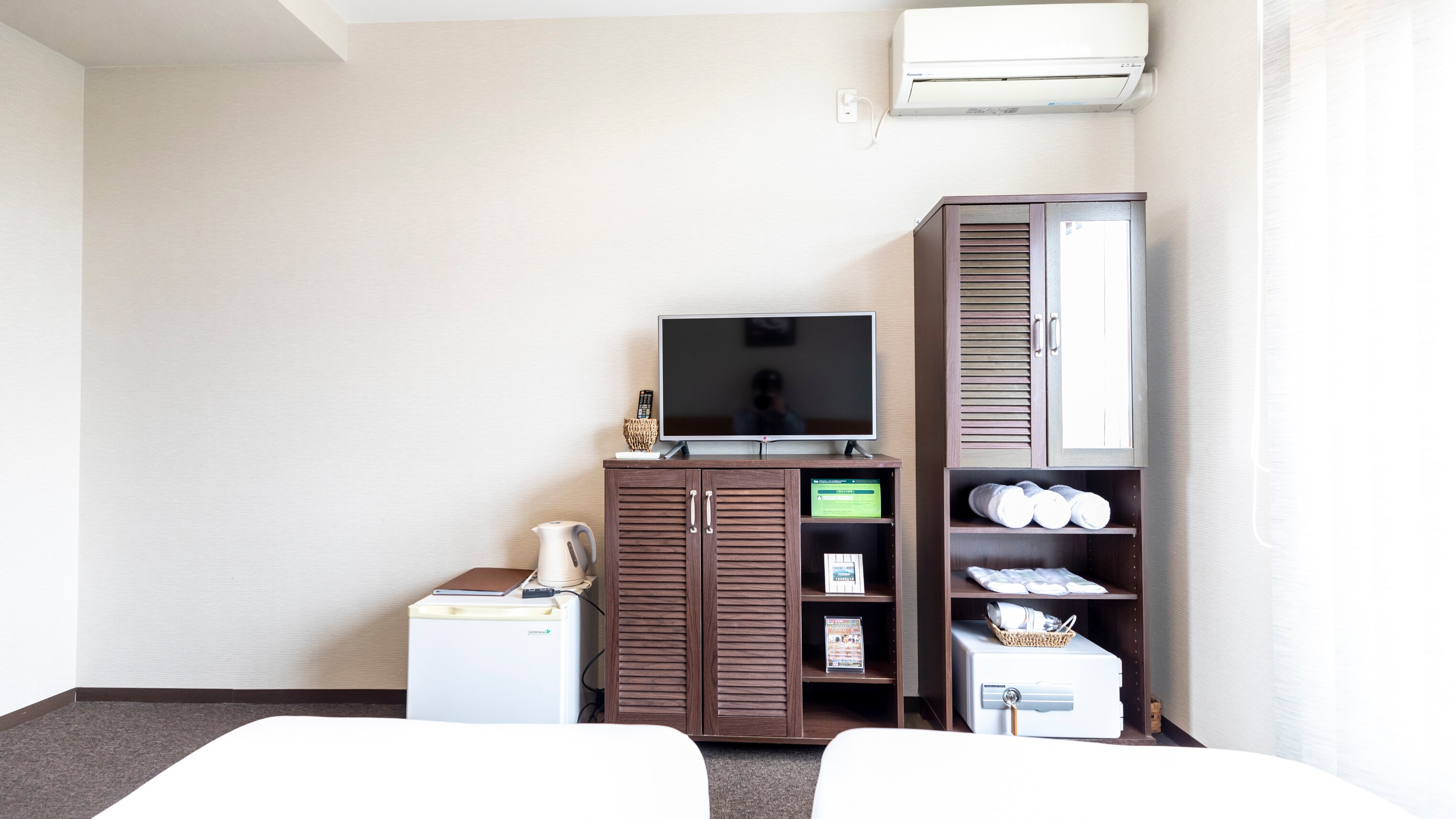 [Non-smoking] Japanese-Western style room for 1-3 people