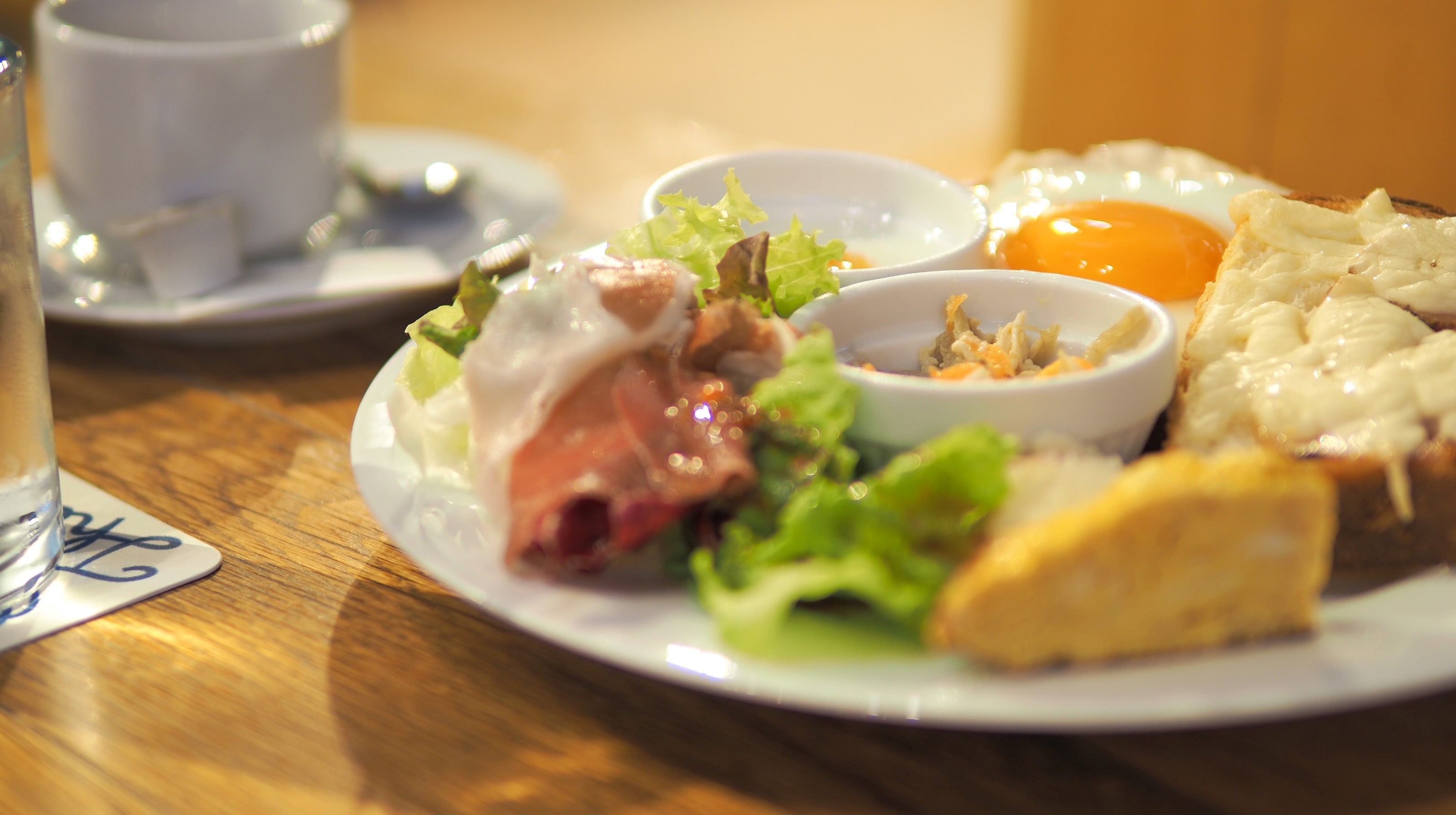 ■ Restaurant / Breakfast plate (image)