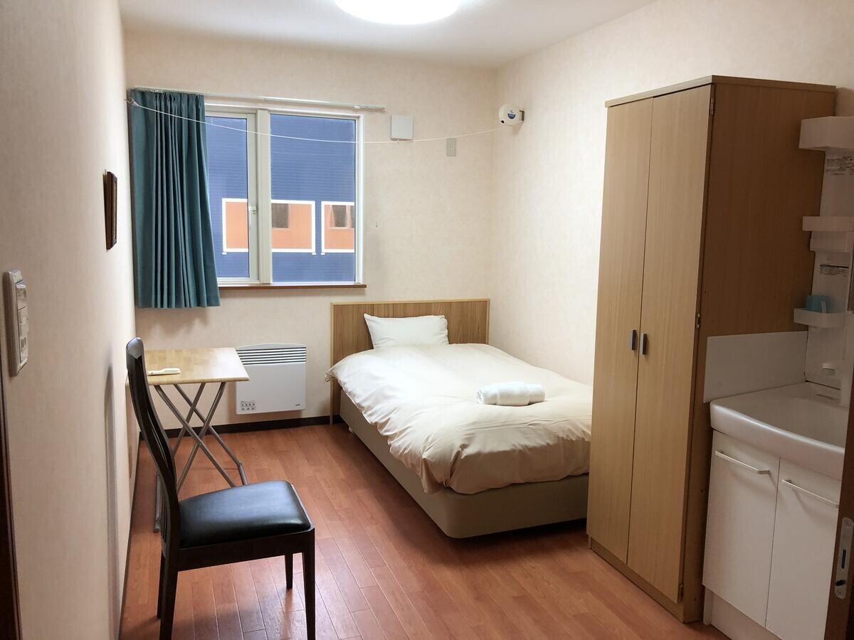 Alpine guest room single