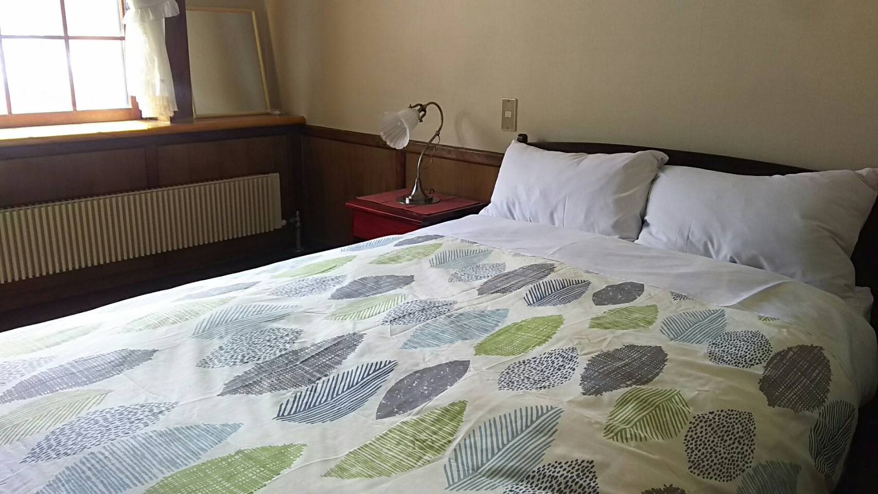 Semi-double guest room