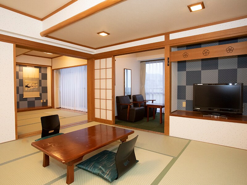 Kamar bergaya Jepang Futama