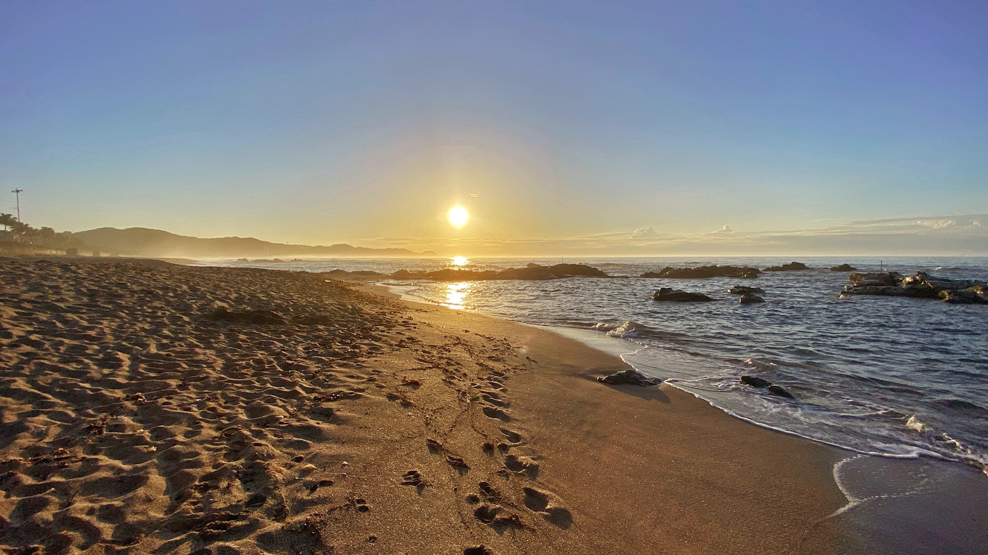 步行 30 秒即可抵达 Wadaura 海滩！