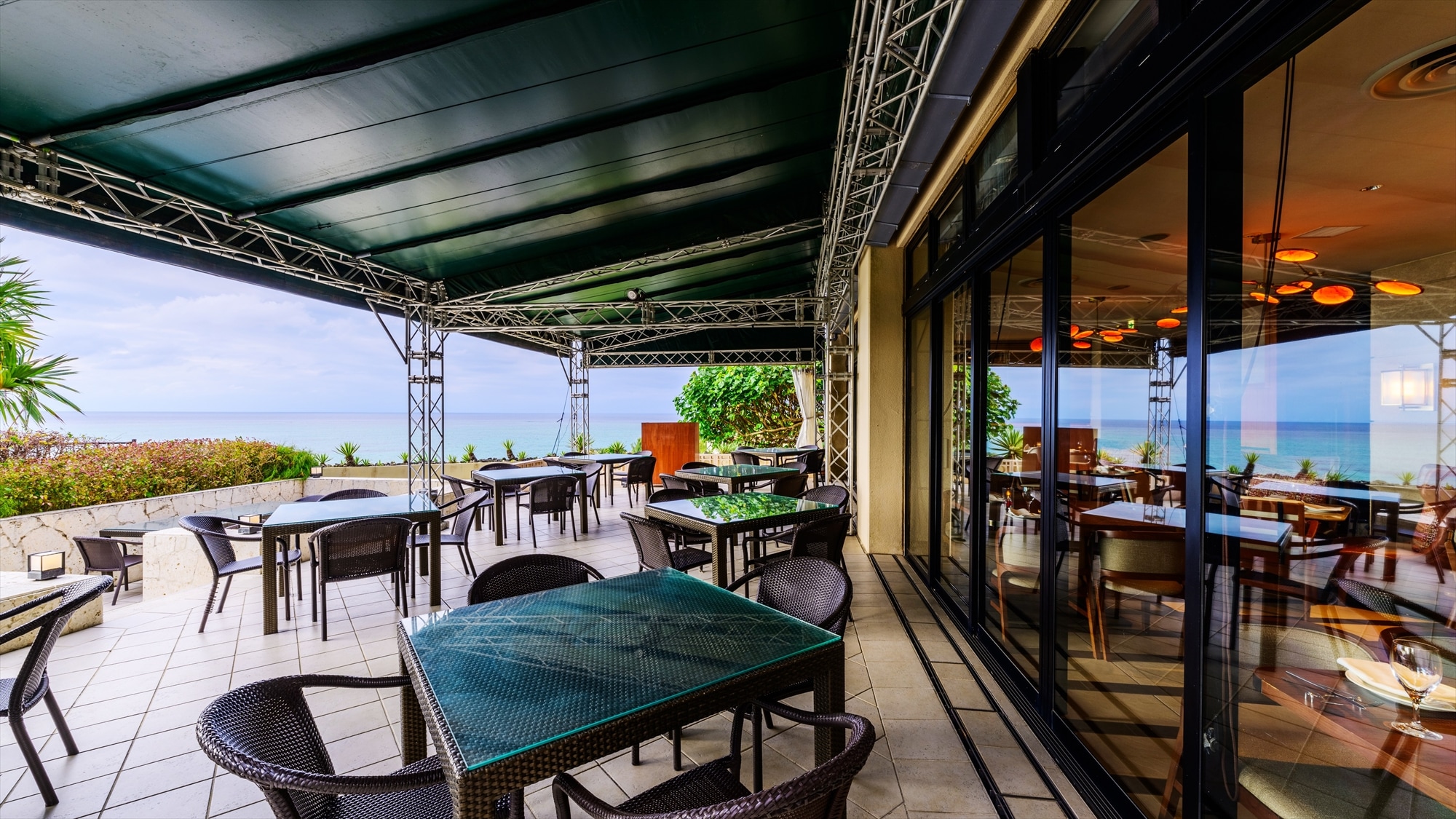 [Rượu & Ăn uống The Orange] Khu vực ăn uống chính của Kafu, nơi bạn có thể thưởng thức các món hải sản và thịt