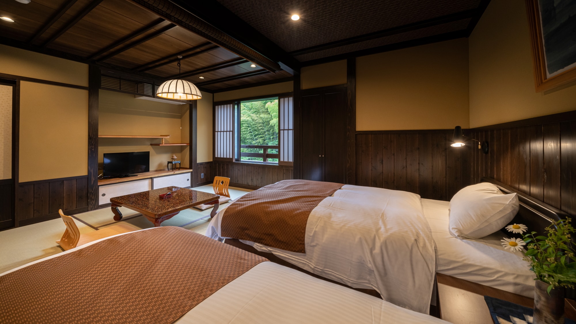 [Main Building] Kokonoe_Adults up to 3 people / Japanese and Western room twin beds / 3 people ~ futon