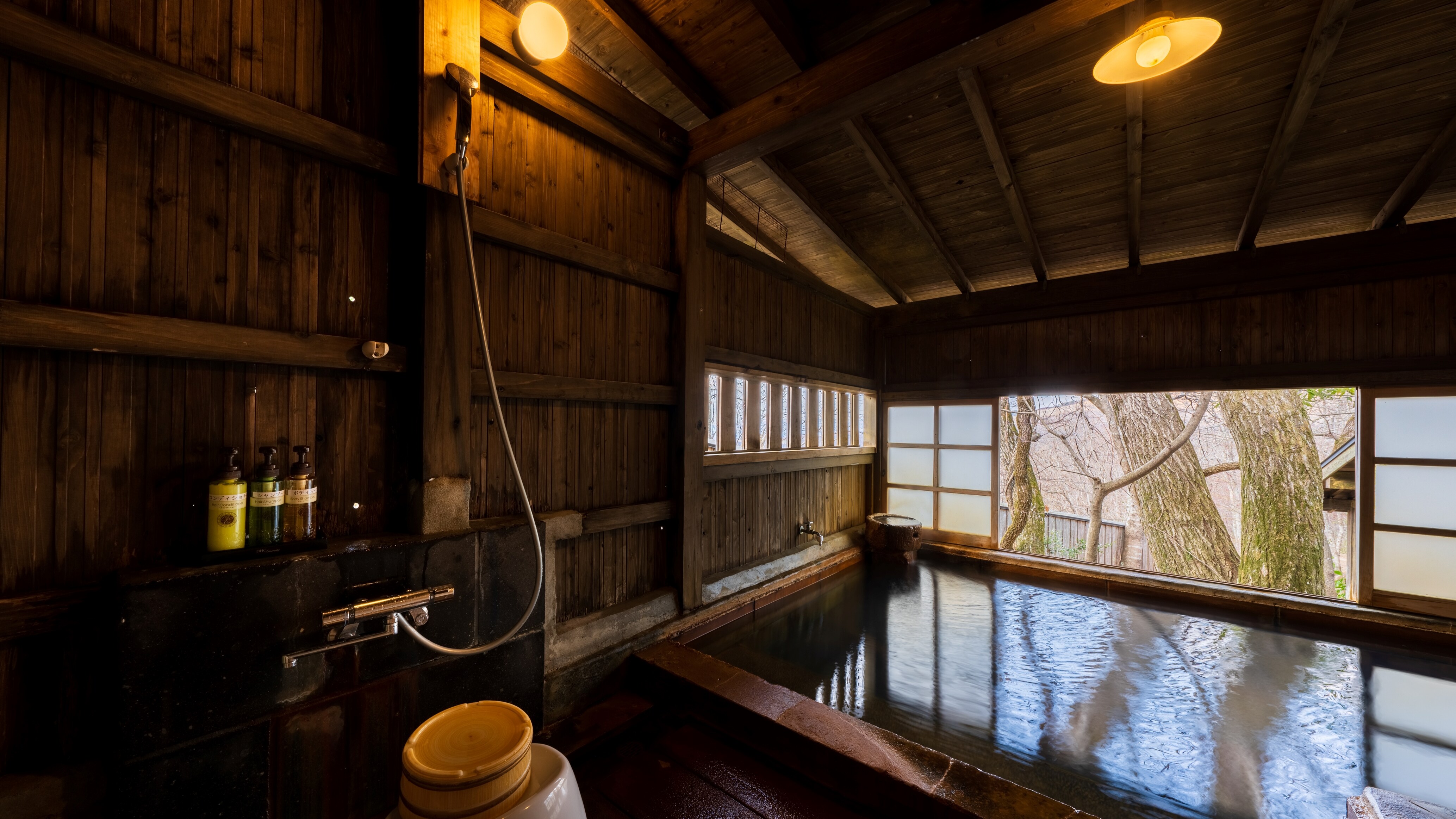 Japanese-style room "in-room bath"