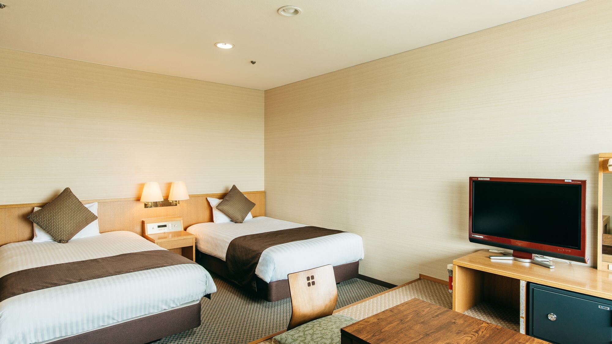 Twin room (with bath) "32 square meters"