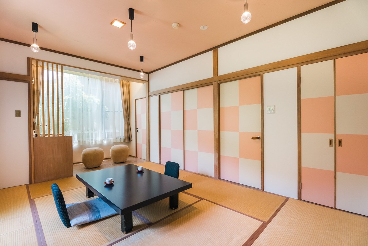 Mutsu Room: Japanese-style room with 10 tatami mats