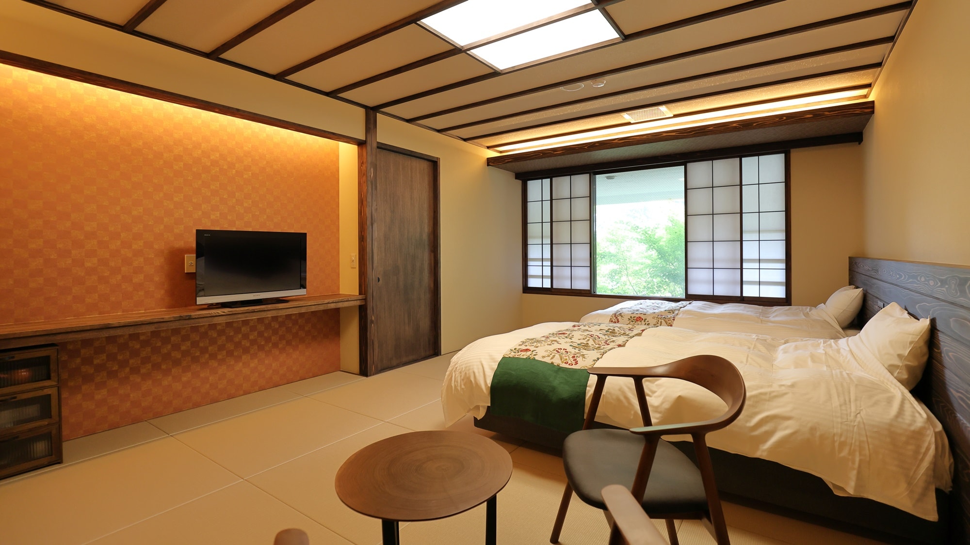 ■ [Japanese-style room with indoor hot spring bath and twin beds] Momiji Room *Example