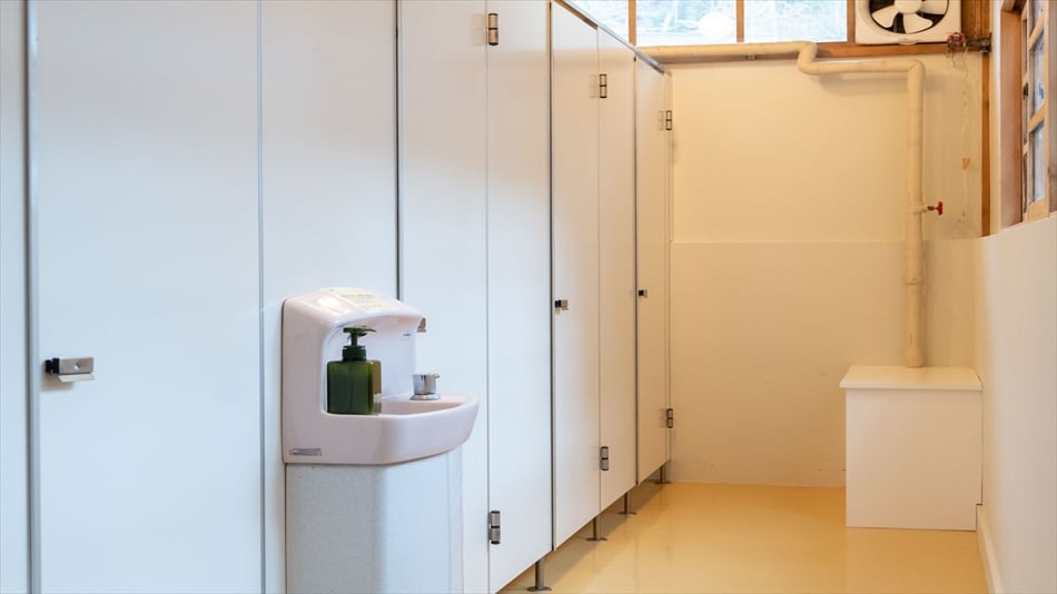 190424 Main building shared toilet