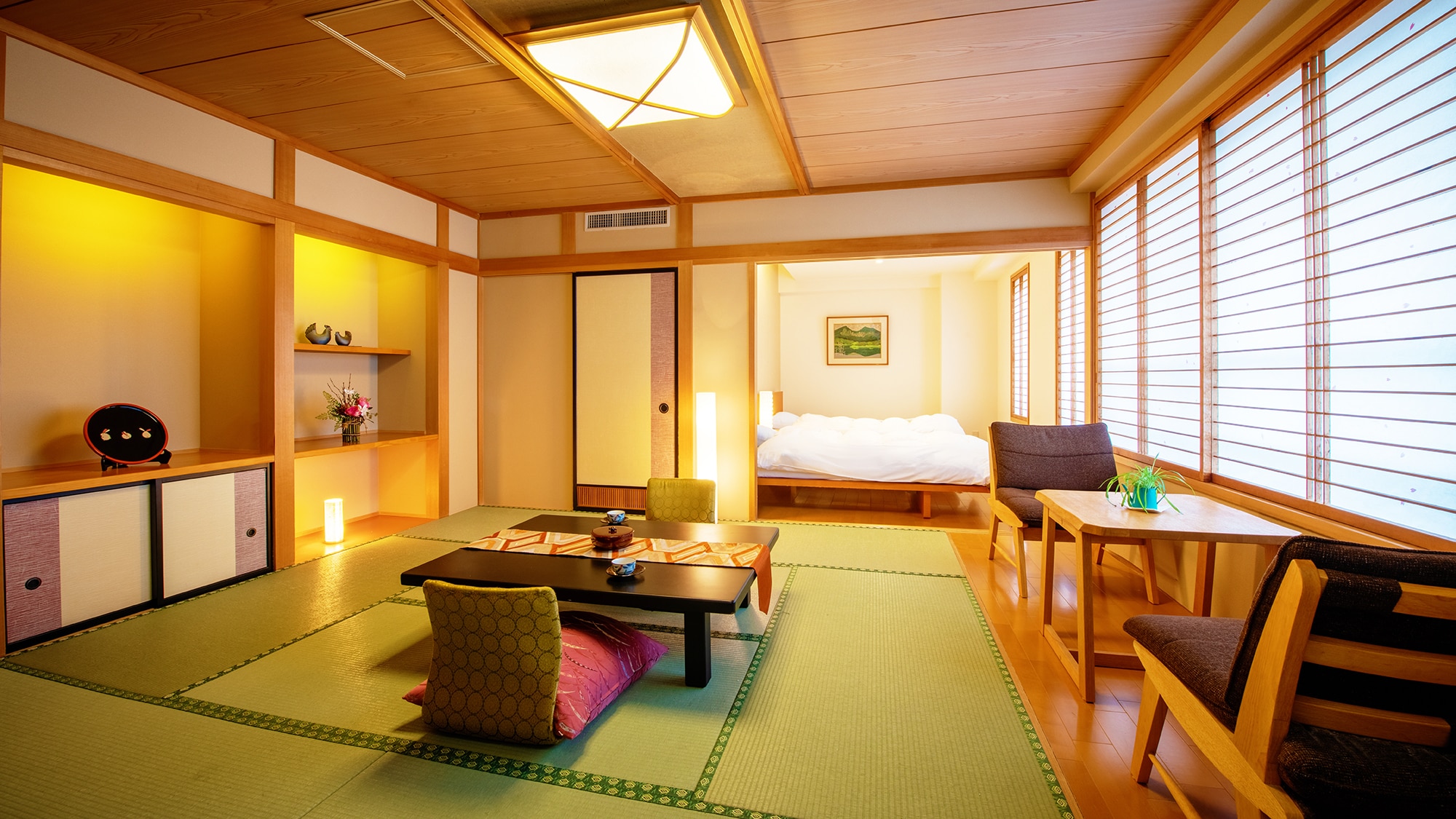 ■ [Japanese and Western rooms 10 tatami mats + twin] ■ The only guest room with a bed in the hotel. Futons can be prepared in the Japanese-style room.