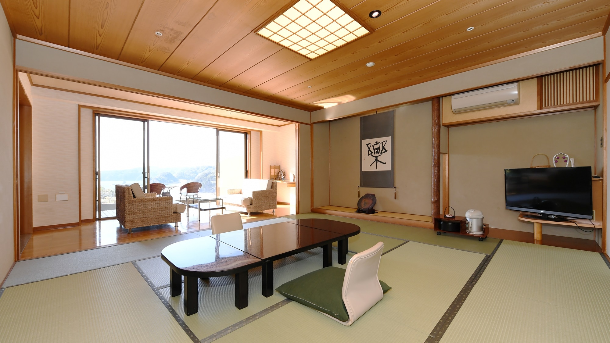 4th floor ocean view special room with open-air rock bath (Room 415)